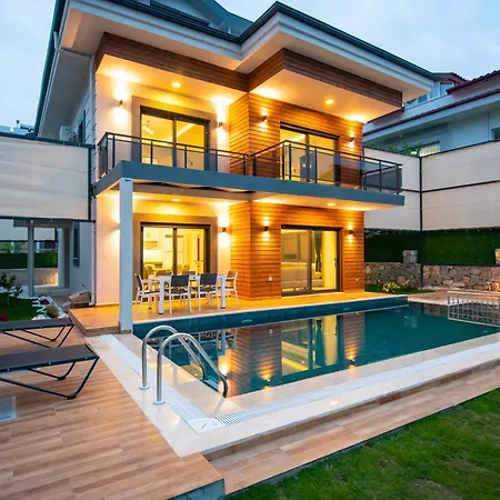 Tuna Villa *